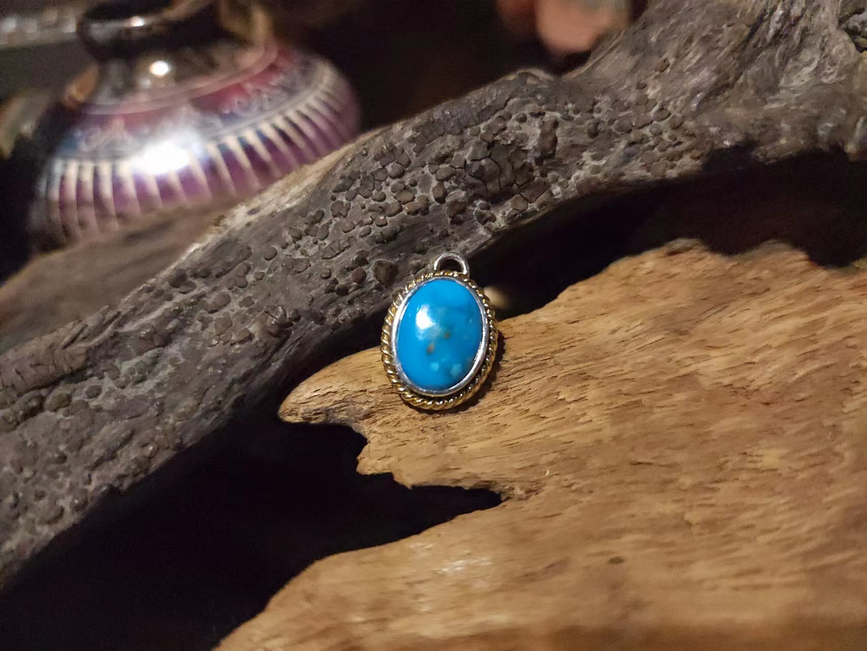 *Black Venom Jewelry- Freedom & Prayer Sleeping Beauty 18k金繩松石吊墜