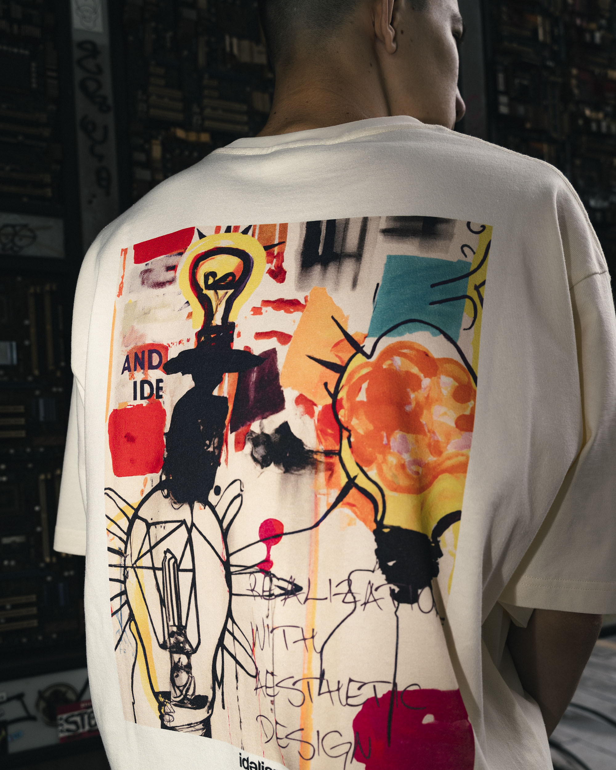 idealism Graffiti Tee 白色 棕色 印花 短袖 塗鴉短上衣【ID24008】