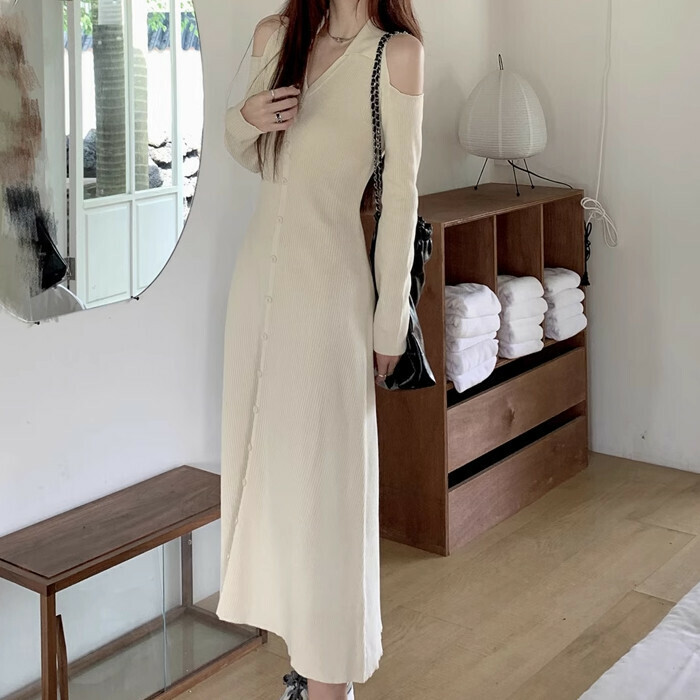 Hot selling off-shoulder long-sleeved knitted dress (one size fits all) (apricot)