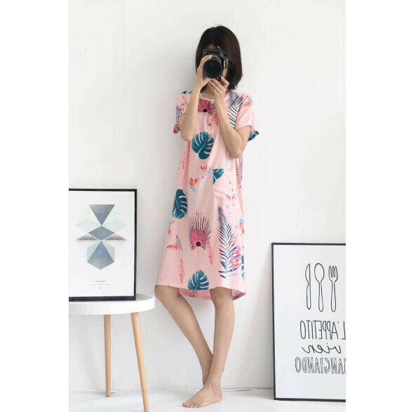 Summer cotton short-sleeved nightdress (pink monstera) [one size] [suitable for people around 90-135 pounds]