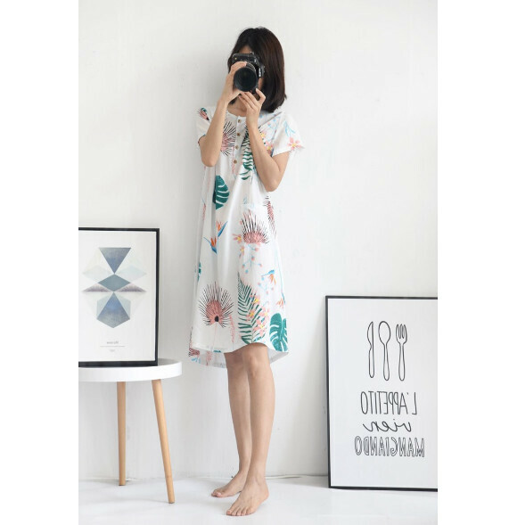 Summer cotton short-sleeved nightdress (white monstera) [one size] [suitable for people around 90-135 pounds]