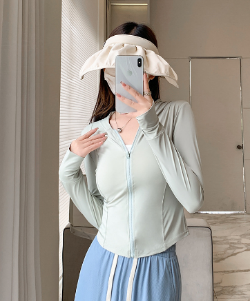 Slim Ice Silk Hooded Sunscreen Jacket (Matcha Green) (Size: S-L) (Contact customer service to confirm the shipping size after placing an order)
