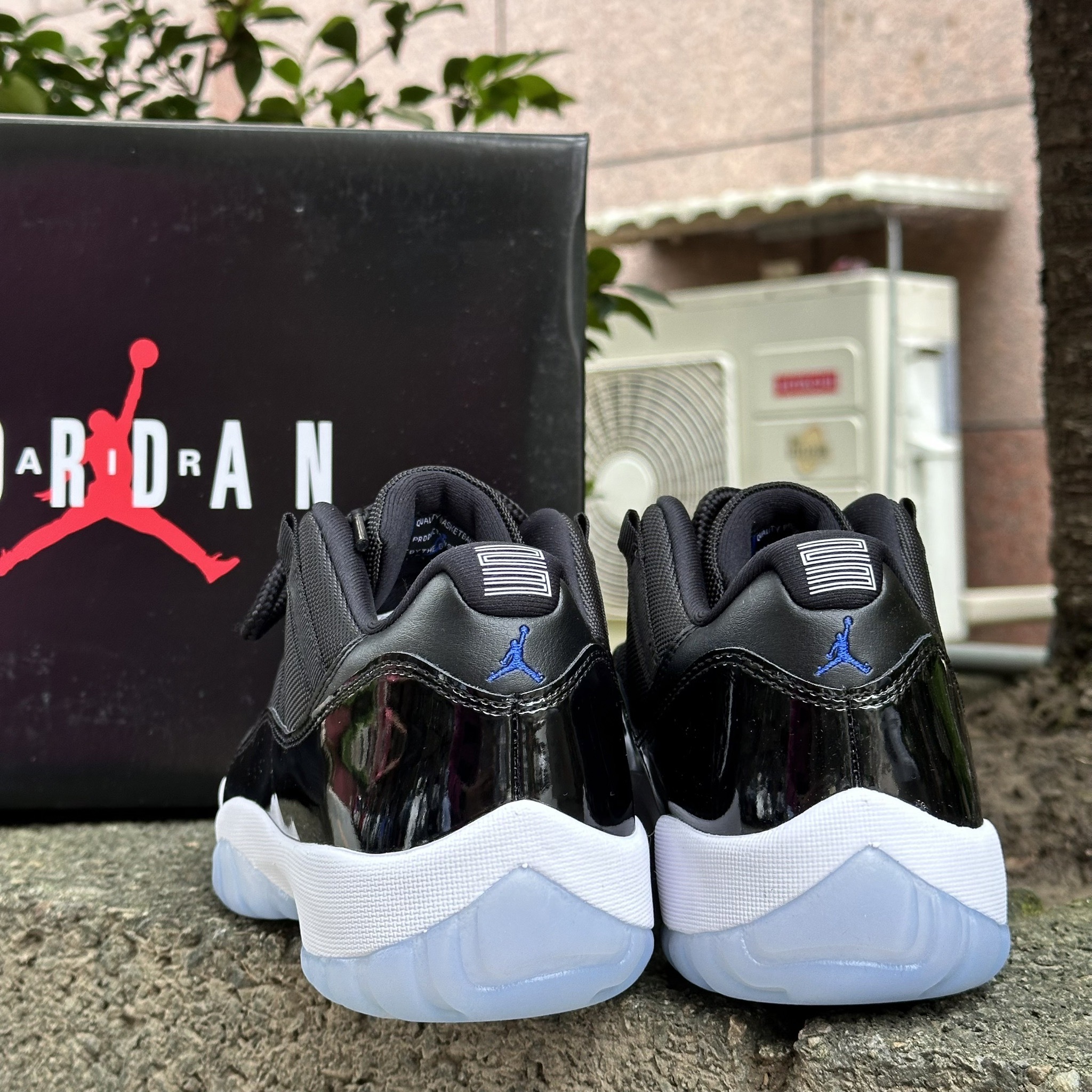 Air Jordan 11 Low Space Jam 黑藍冰底男鞋FV5104-004