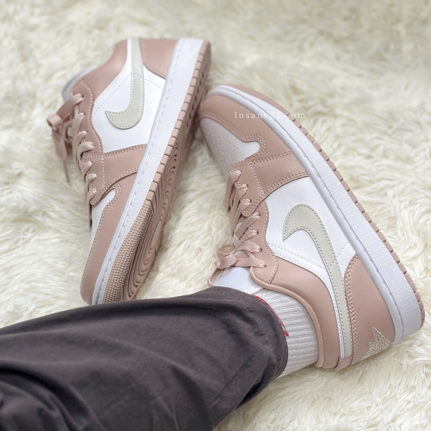 NIKE AIR JORDAN 1 灰粉勾 白粉 女鞋 DC0774-120