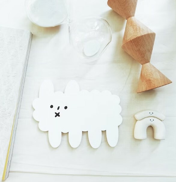 YO HAND STUDIO POSTCARD DOG DOG CLOUD