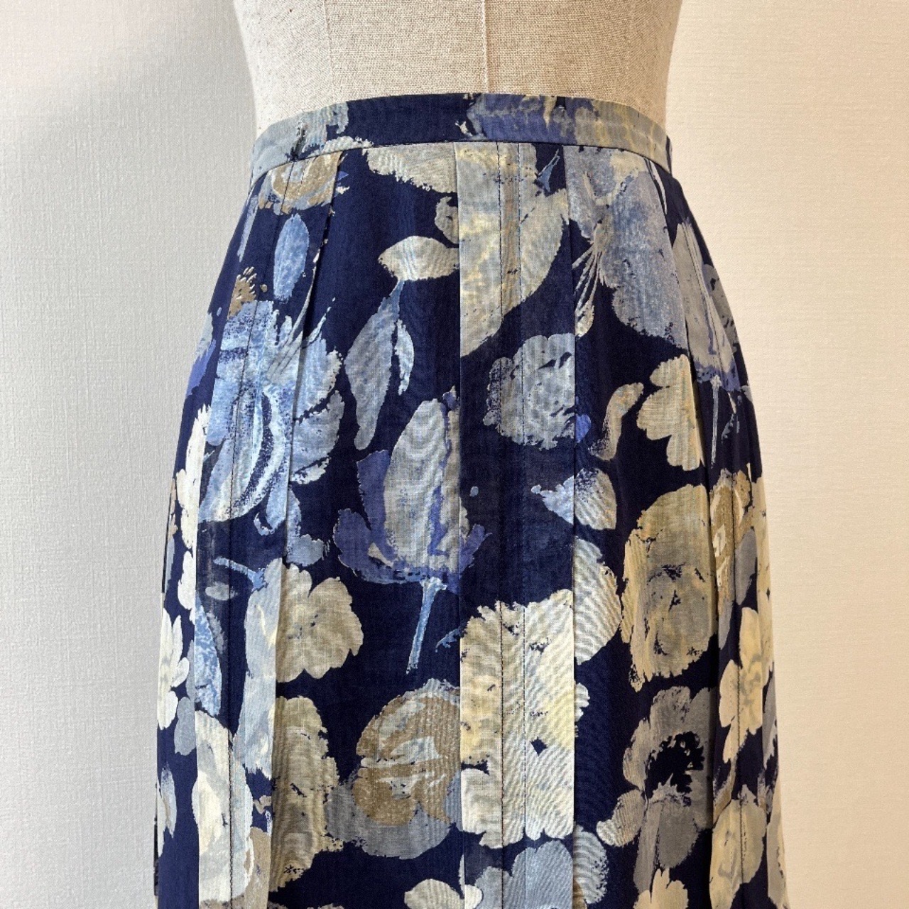 藍色清雅花花圖案半身裙