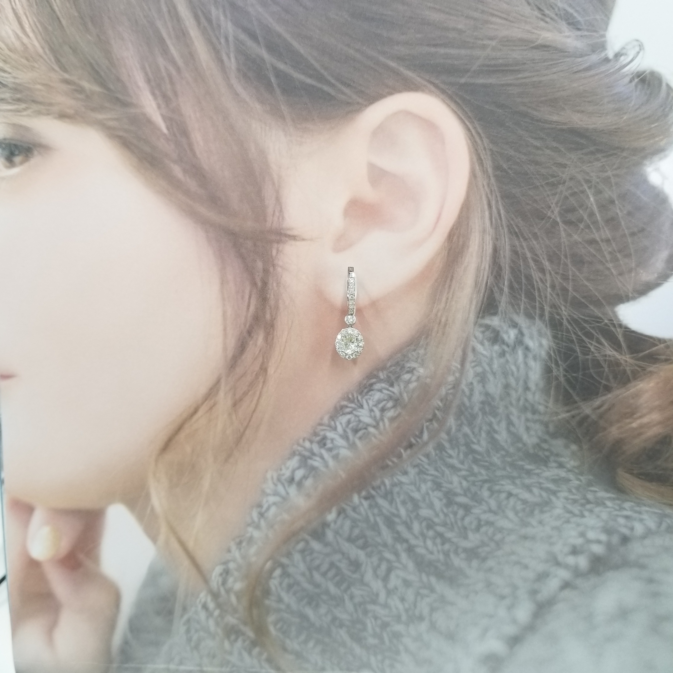 全新18K白金【主石1卡5份蛋形鑽石】配53份小鑽共1卡58份吊耳環