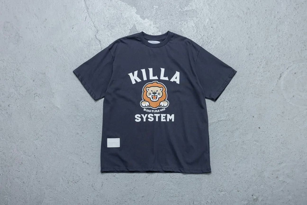 KILLASYSTEM 23S/S BE KIND TEE 深藍色 米白色