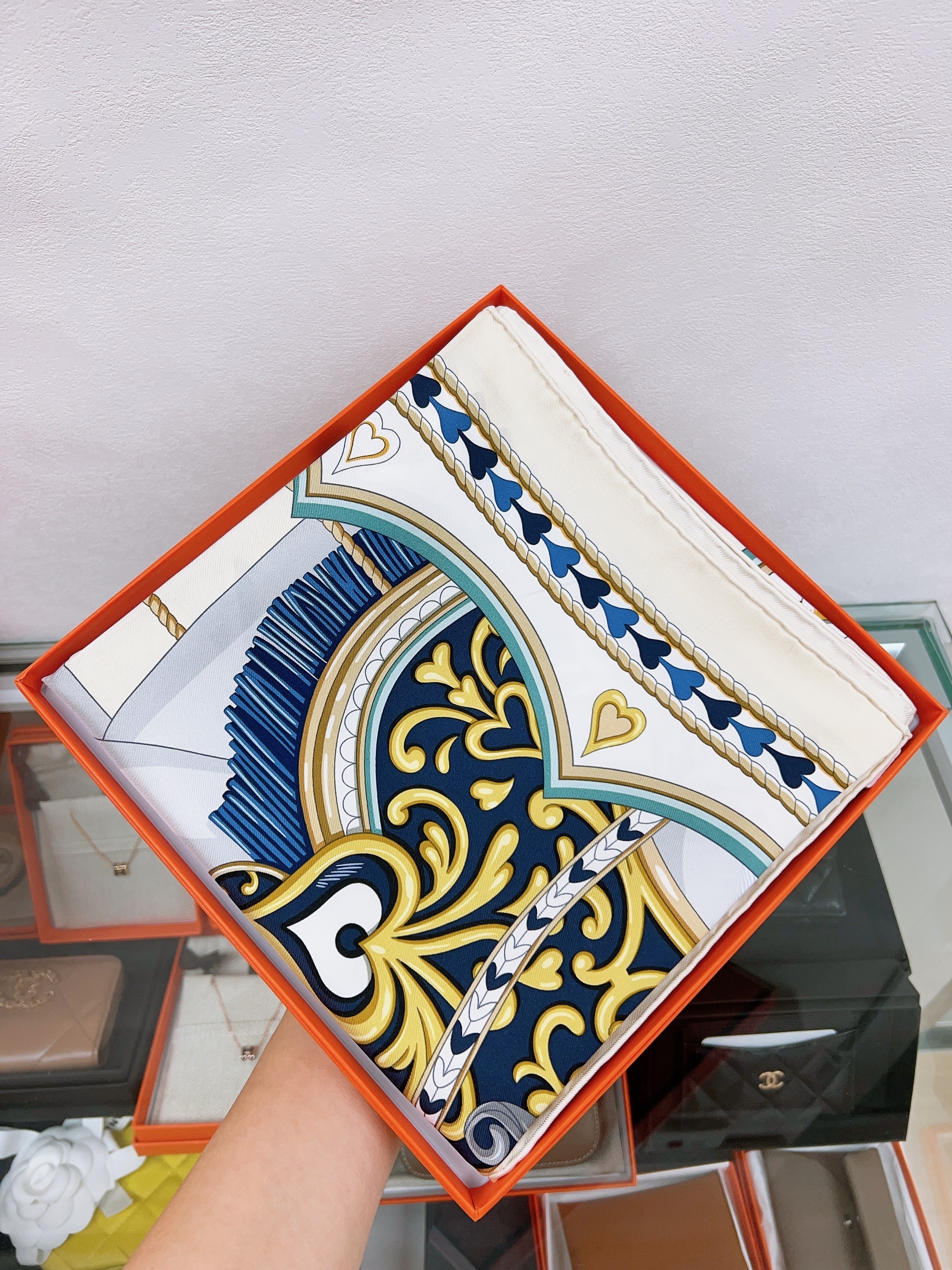 *Unused* Hermes scarf 90cm (harnais de coeur)