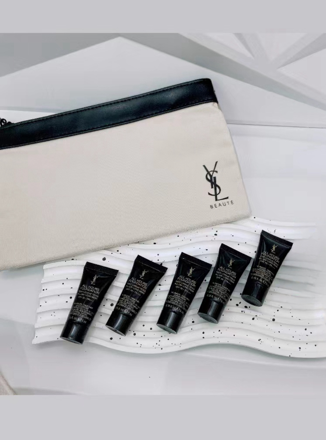 YSL恆時輕透粉底液SPF39/ PA+++ Sample Set #LC2