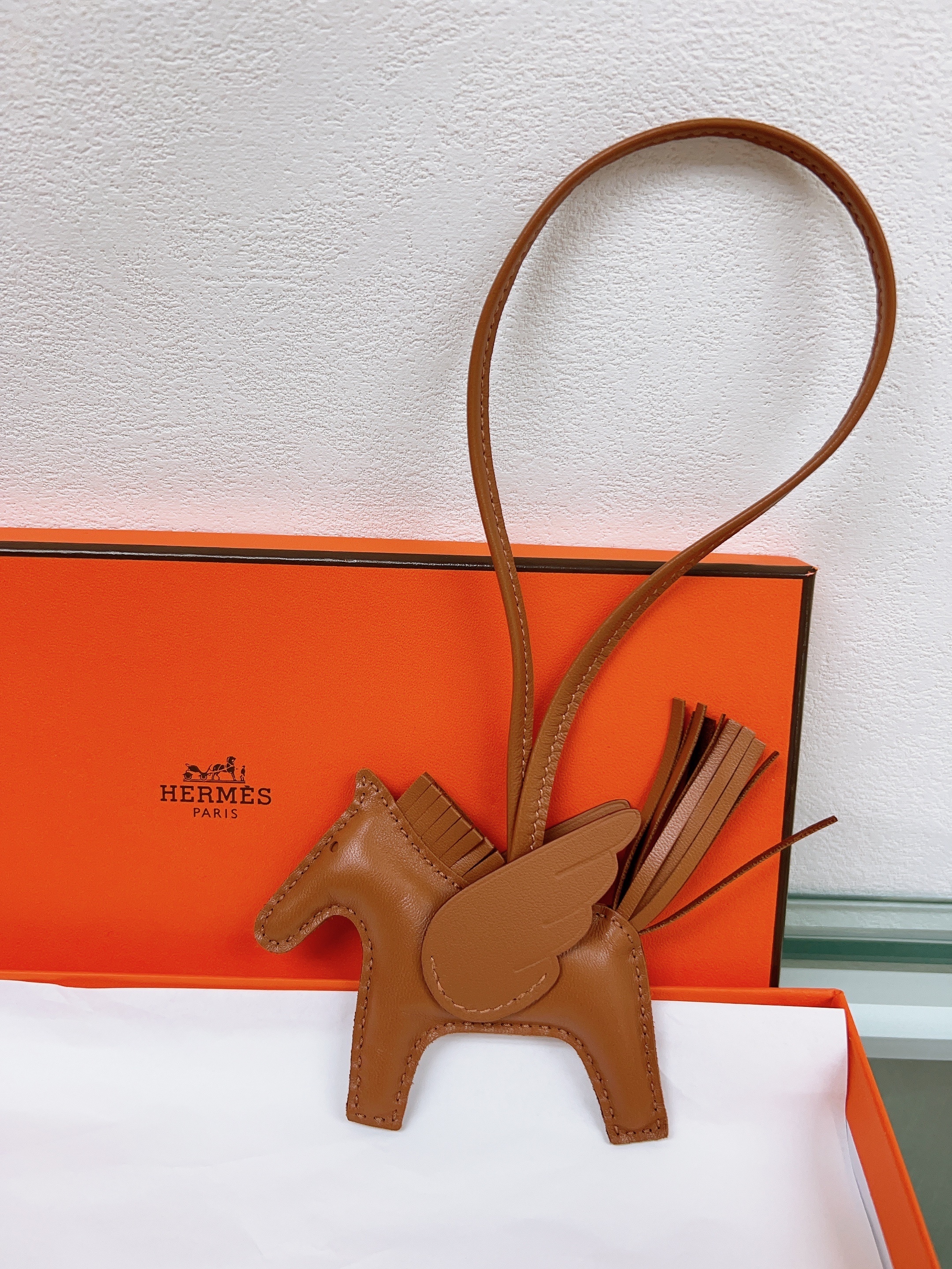 *Unused* Hermes rodeo pegase charm PM size (gold)