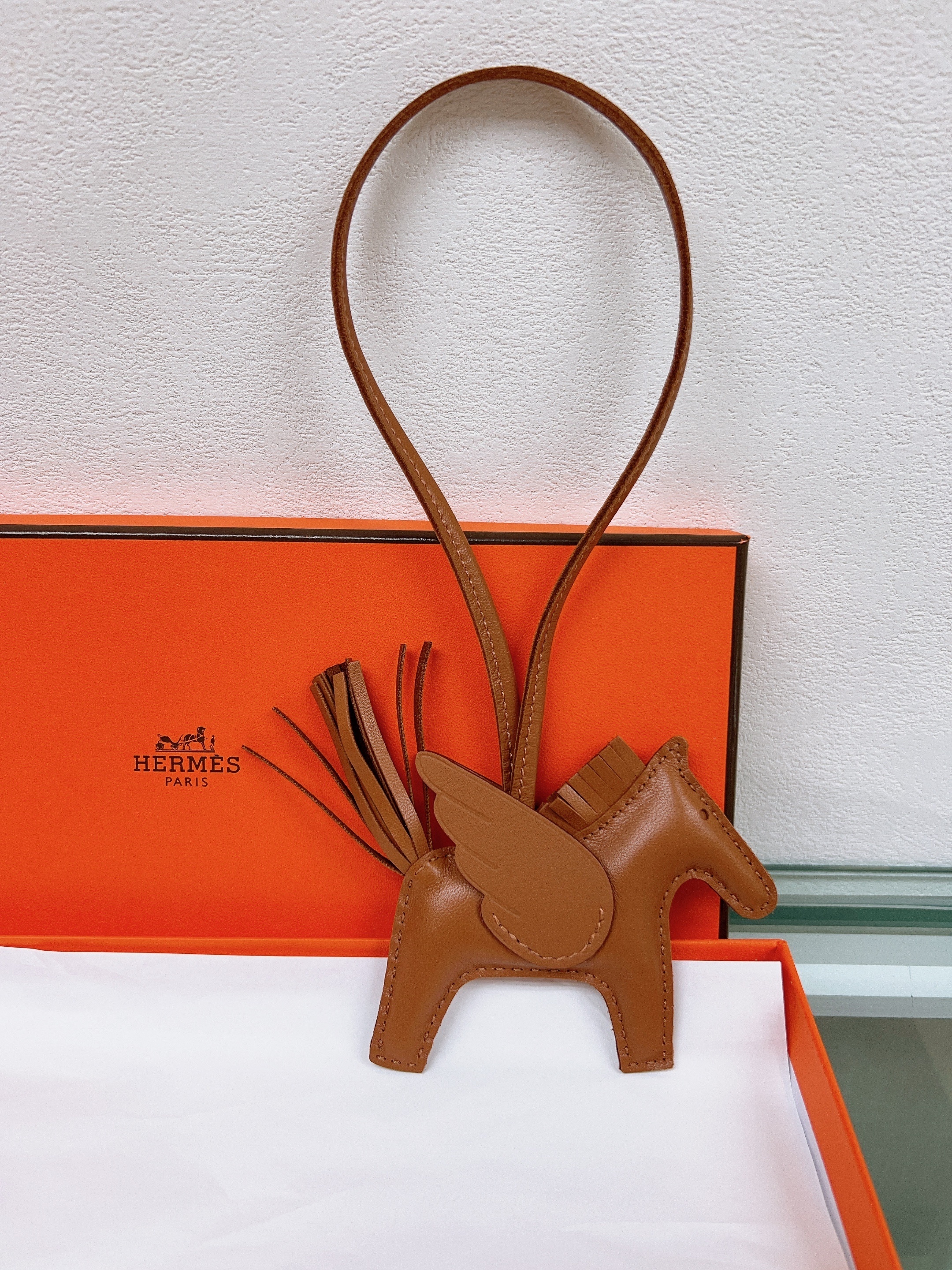 *Unused* Hermes rodeo pegase charm PM size (gold)