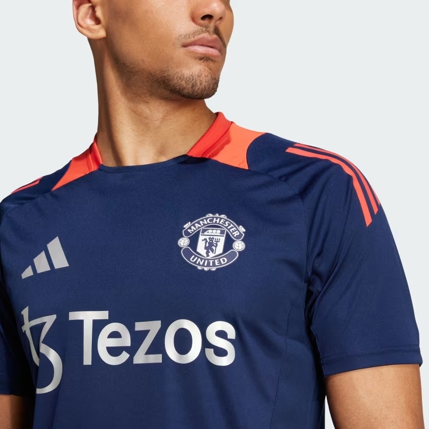 2024 Manchester United Training Shirt - Blue