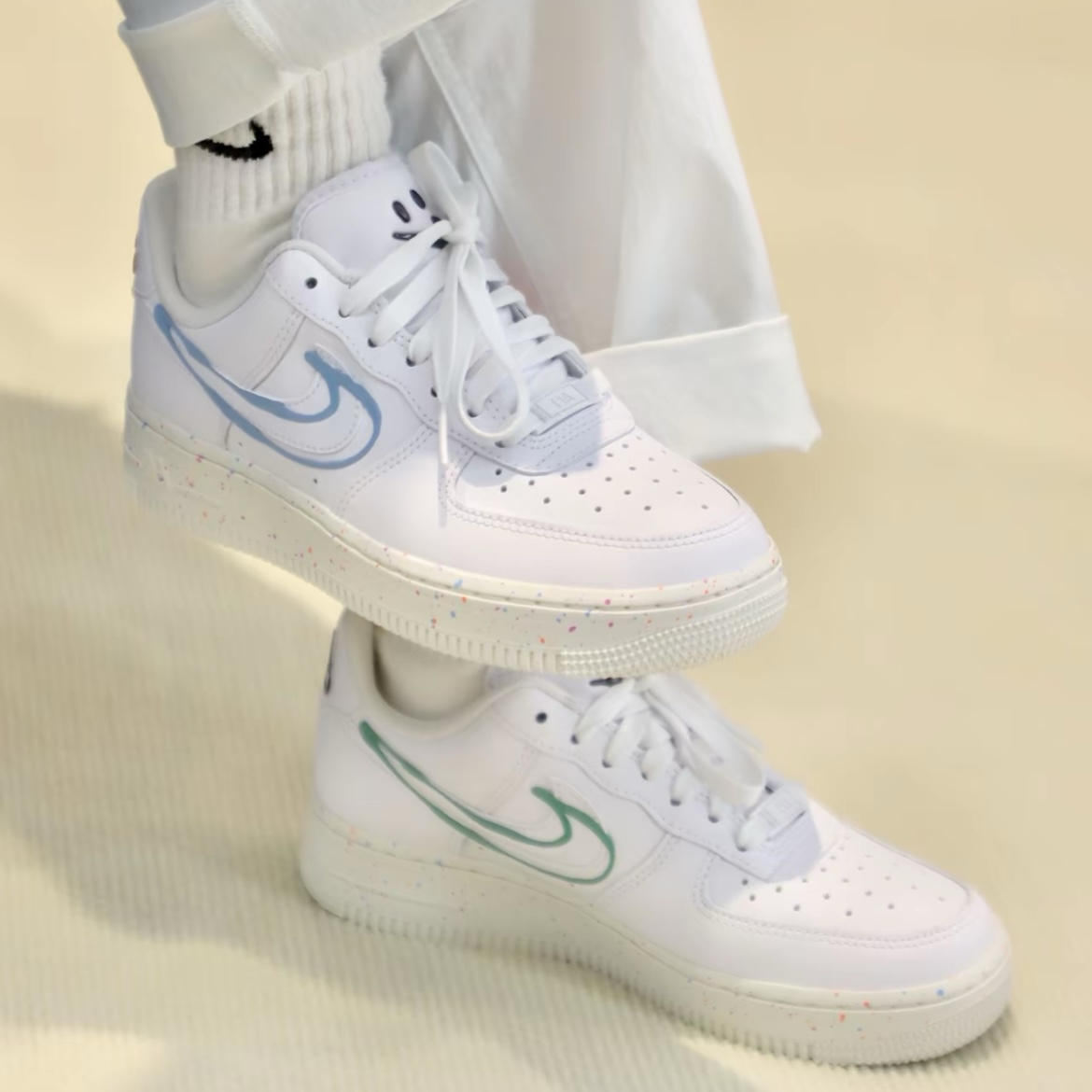 nike air force 1 neon blue