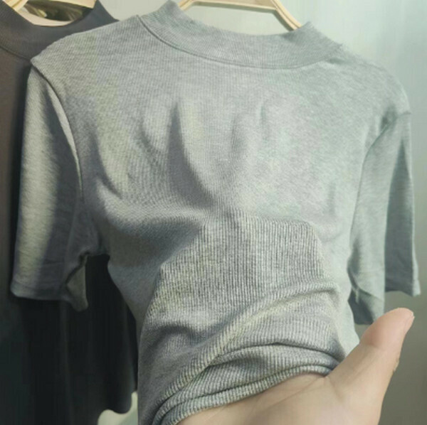 Soft and thin round neck solid color T-shirt [stand collar short sleeve gray] [one size]