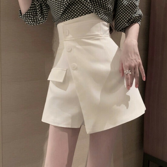 熱賣高腰斜排紐不規則短褲【白色】【S-L碼】(下單後請聯絡客服確認發貨尺碼)