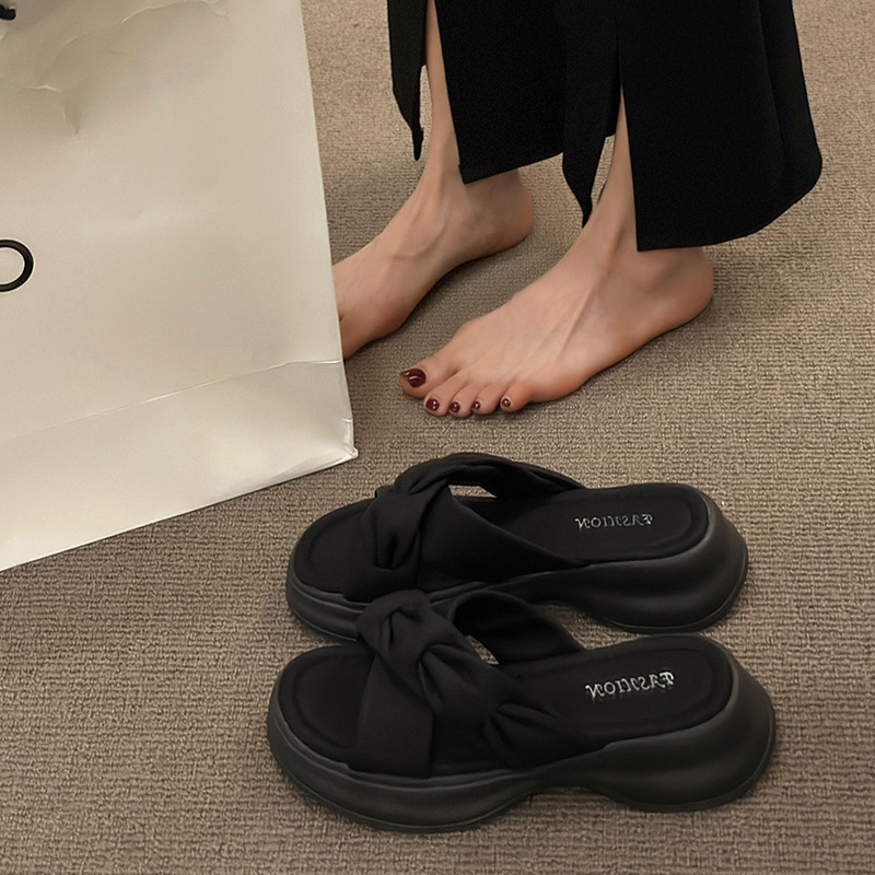 Hot selling thick-soled sandals (black size 35-40) (please contact customer service to confirm the delivery size after placing the order)