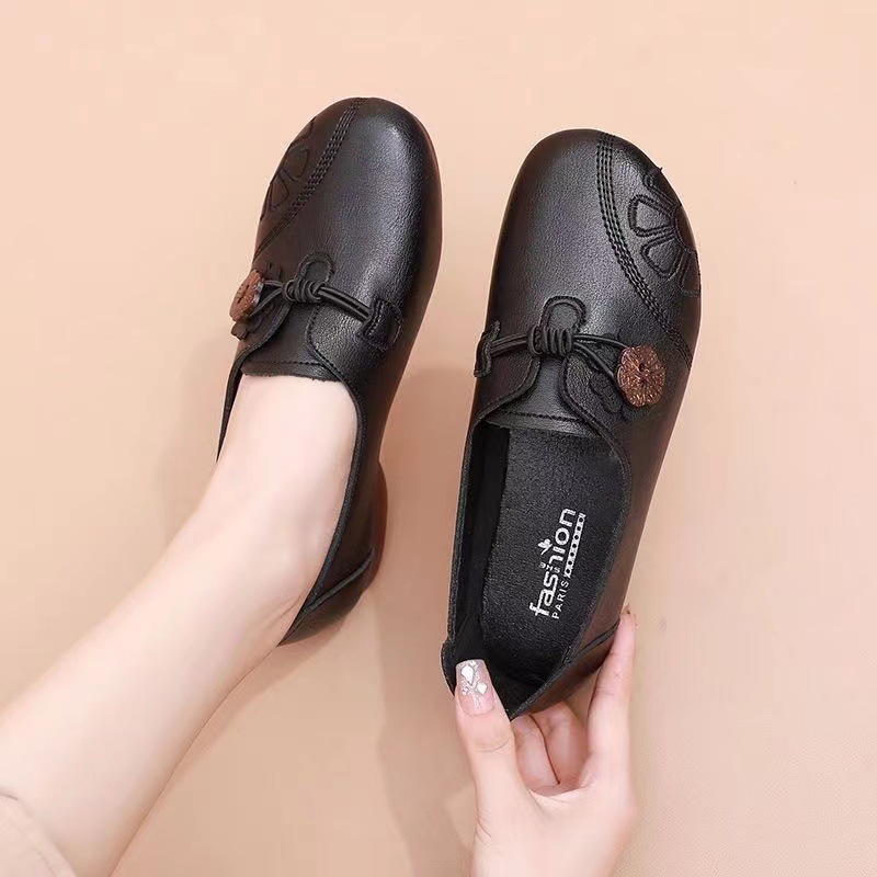 Hot selling slip-on shoes (black size 35-40) (please contact customer service to confirm the delivery size after placing the order)