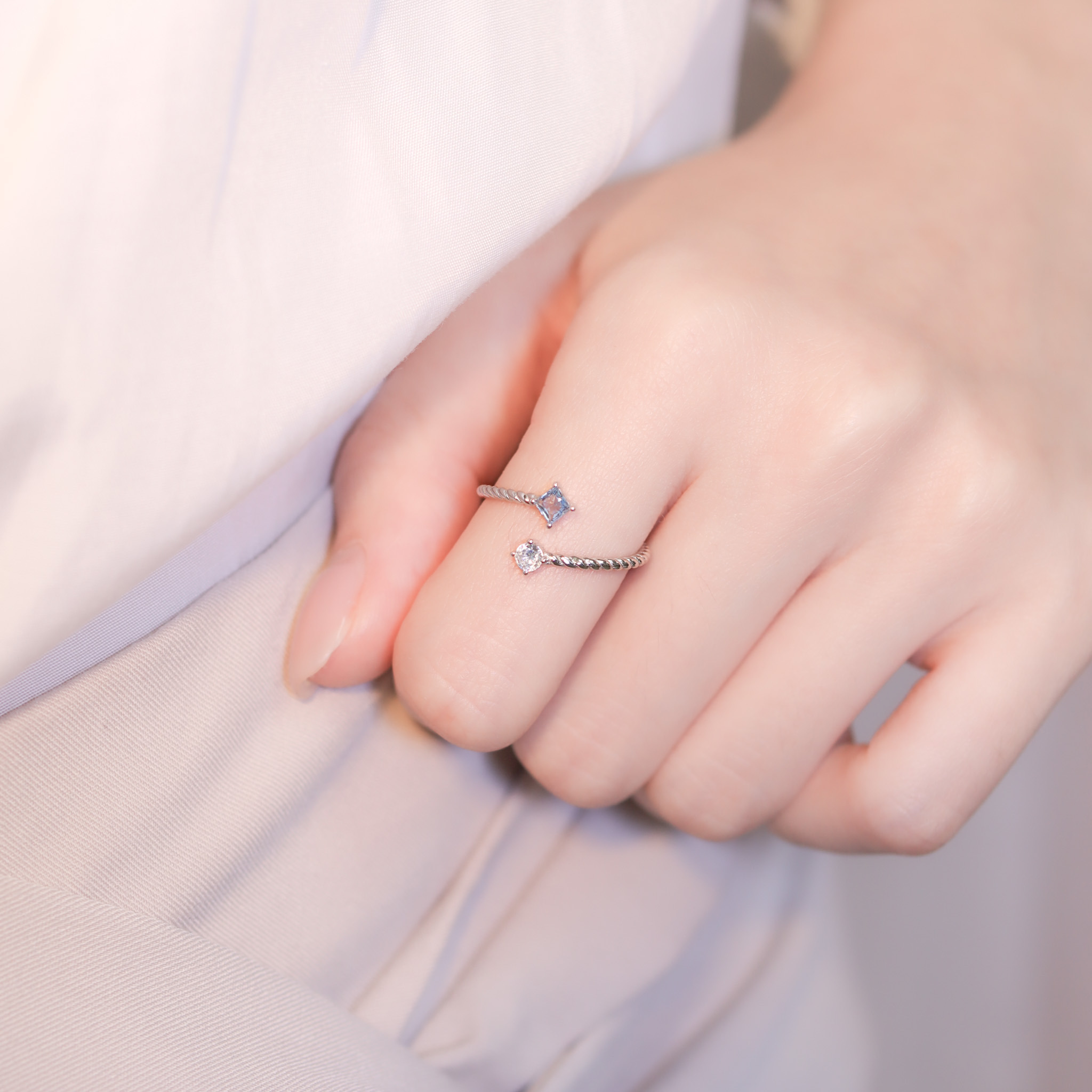 | 925 Silver・ White Gold | Blue Ring  | RI0658 |