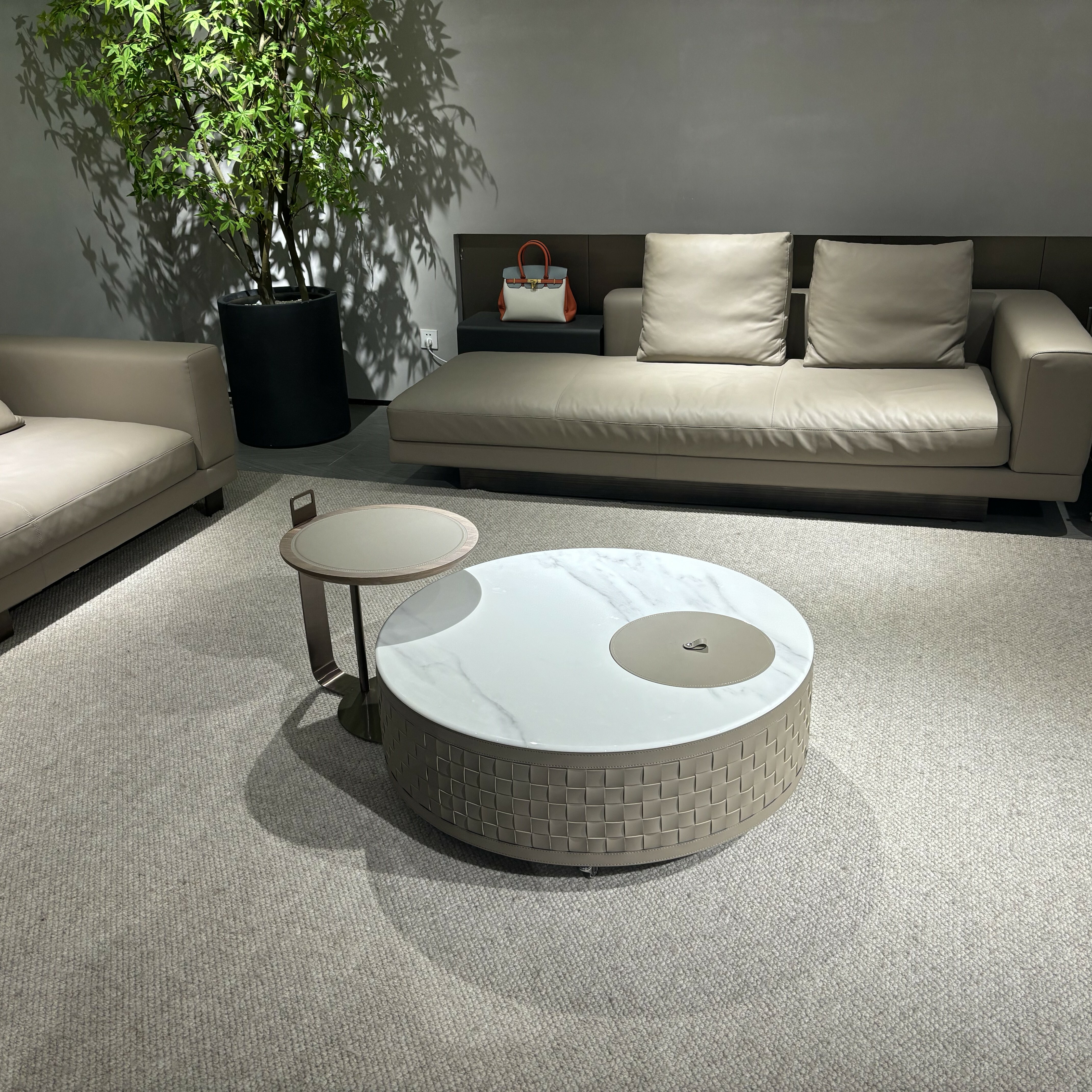 肯德爾︱花白石面 | 大圓几