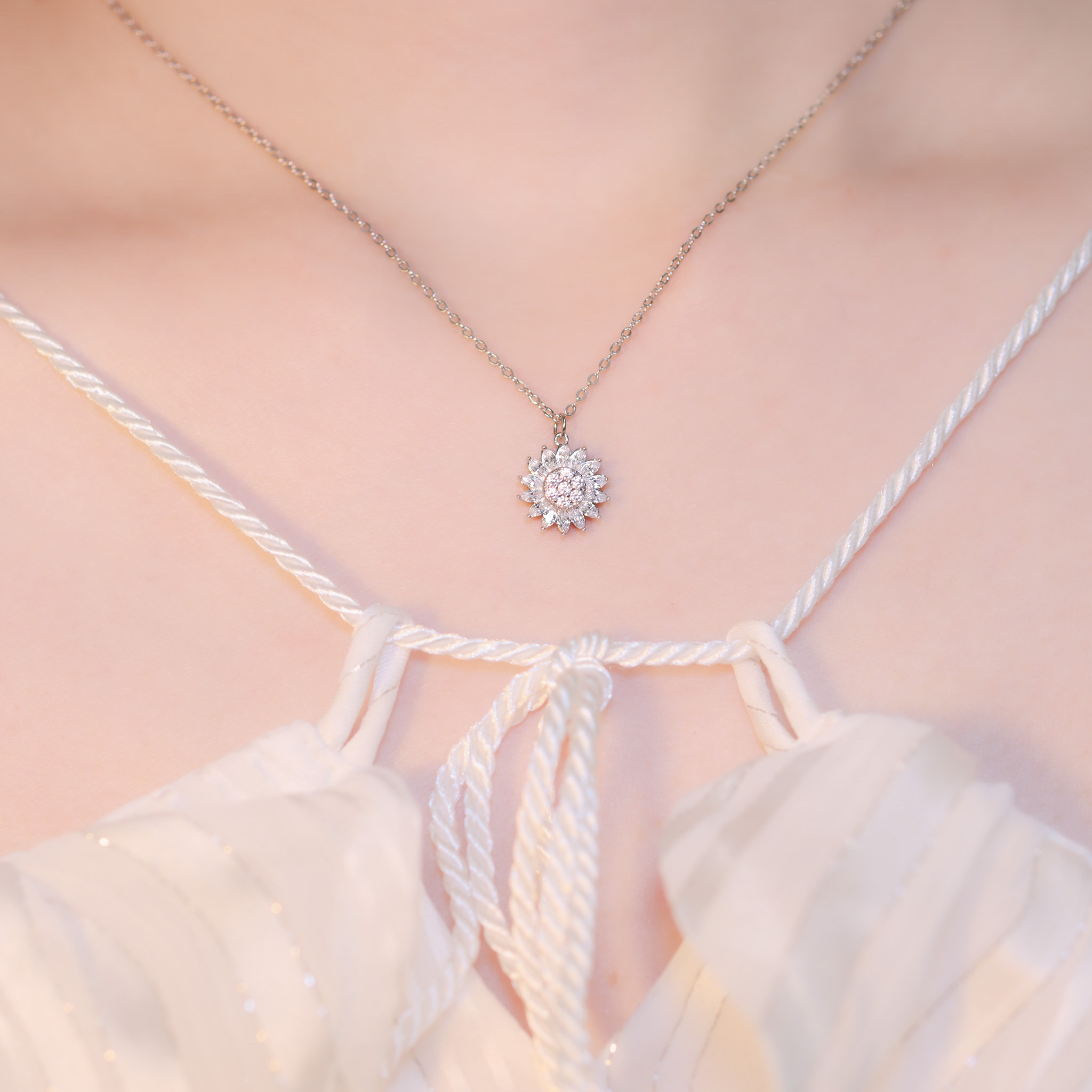 | 925 Silver・ White Gold  | Sunflower Necklace | NE1106 |