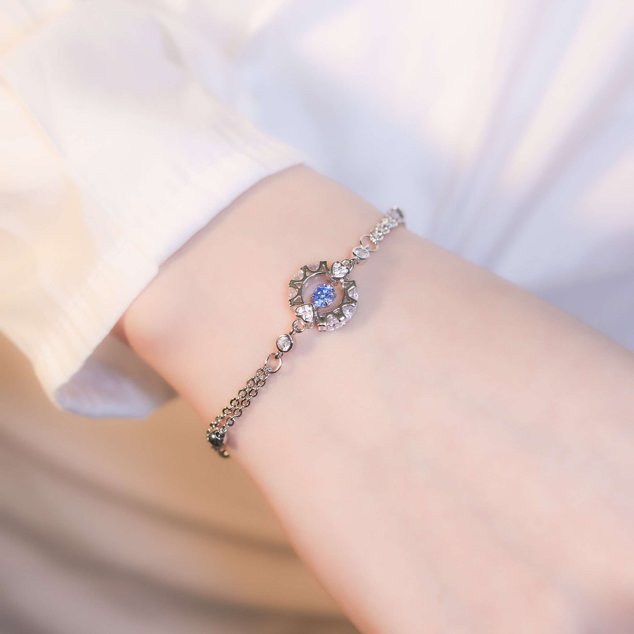 | 925 Silver・ White Gold | Dancing Wheel Of Love Bracelet | BR1063 |