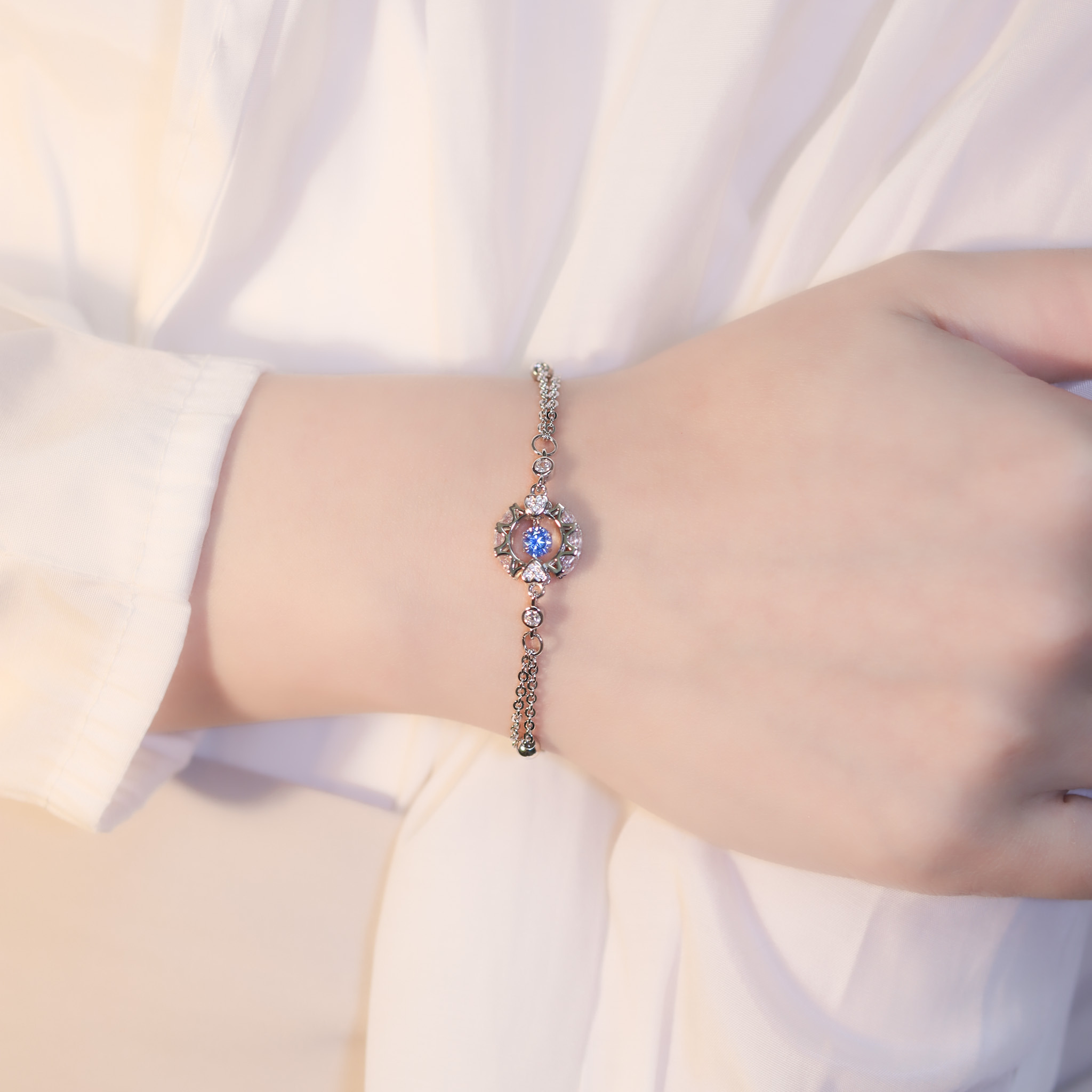 | 925 Silver・ White Gold | Dancing Wheel Of Love Bracelet | BR1063 |