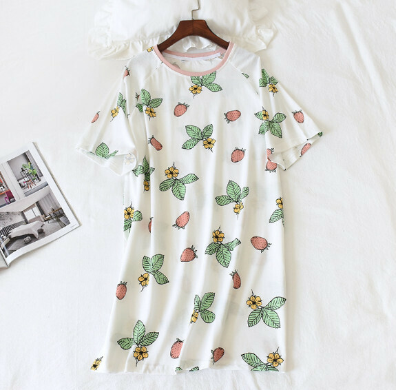 Summer thin cotton short-sleeved nightdress (LH white strawberry) [M-L size] [Contact customer service to confirm the shipping size after placing an order]