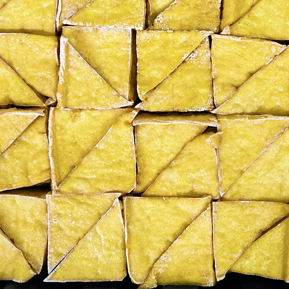 油揚小三角絹豆腐(業務用) | 40入| 2.05公斤 | 營業用大包裝 |