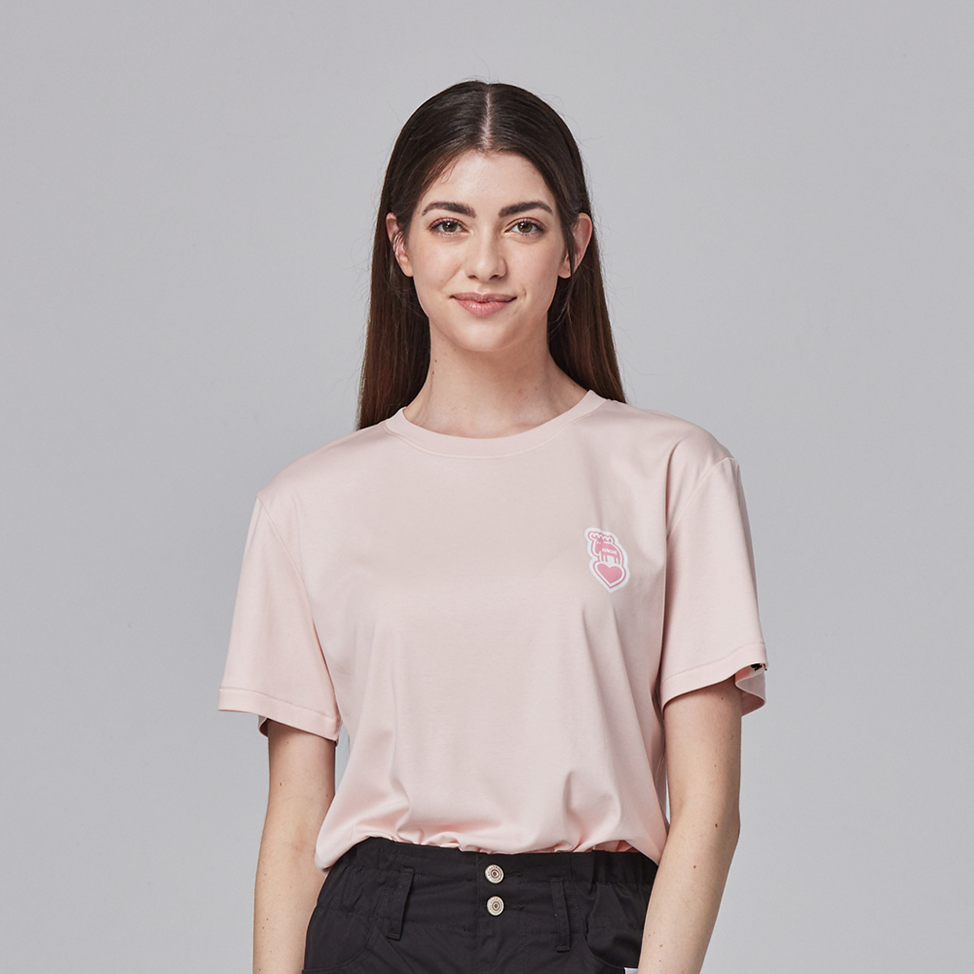 ❄️冰河棉 moz瑞典 愛心駝鹿 舒適 冰河棉 100%純棉 涼感彈力T恤-淺粉(亞洲版)女款