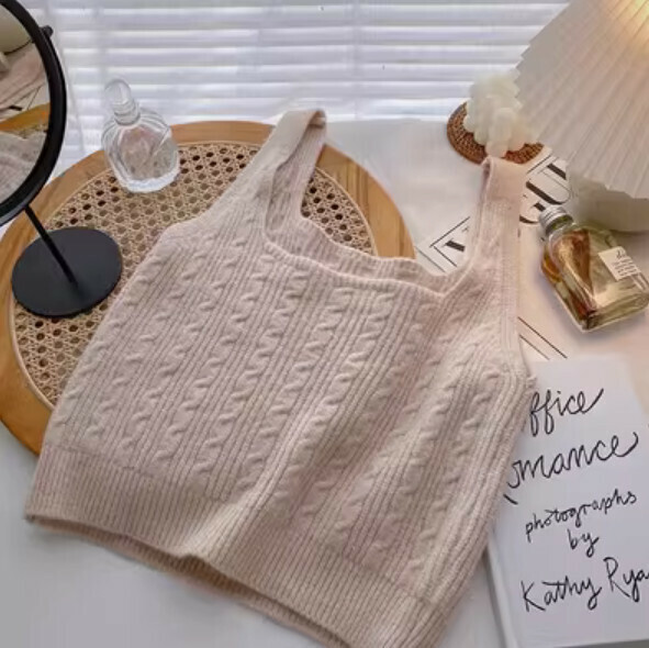 Autumn knitted short vest (apricot) [one size]