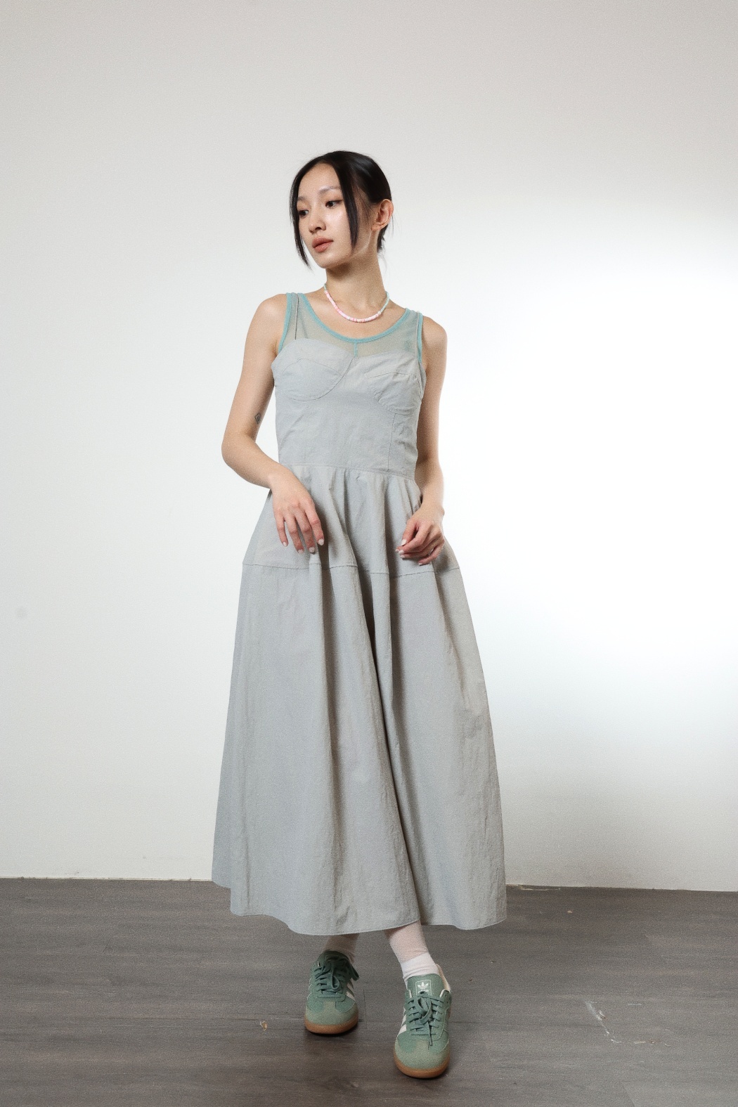 夏日馬甲露背澎澎洋裝-灰藍