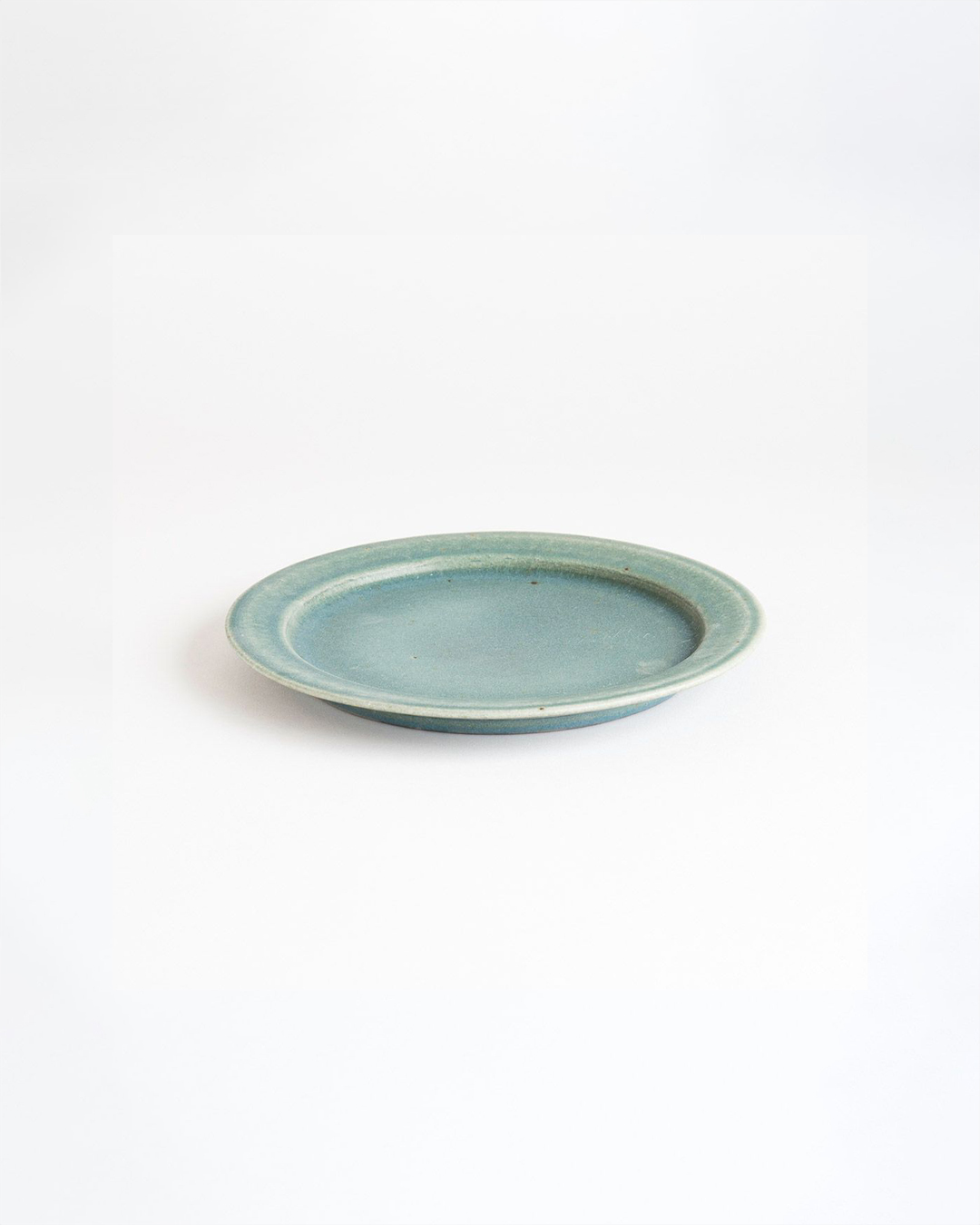 Meizan kiln Teiban Ware Round Plate L light celadon｜Shigaraki ware