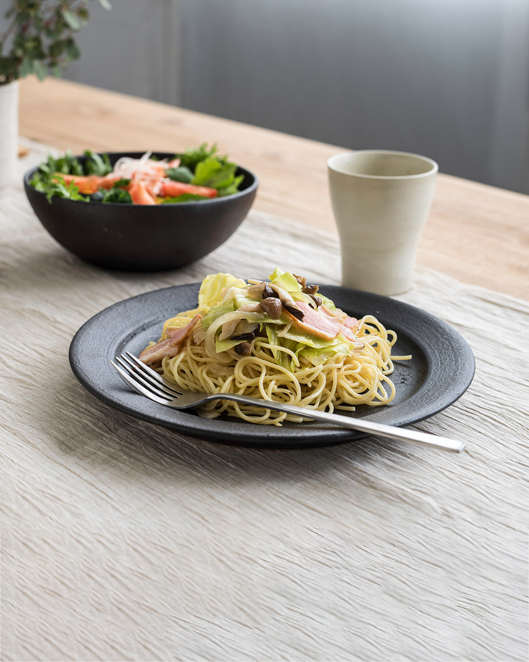 Meizan kiln Teiban Ware Round Plate L brown｜Shigaraki ware