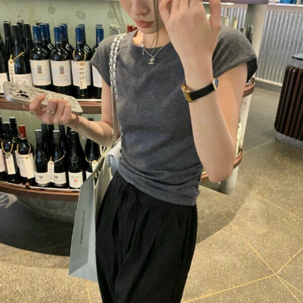 Small flying sleeve round neck pleated ice silk wool shoulder T [gray] [one size]