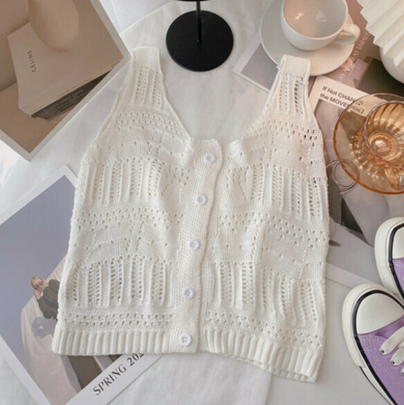 Knitted cut-out sleeveless camisole (white) [one size]