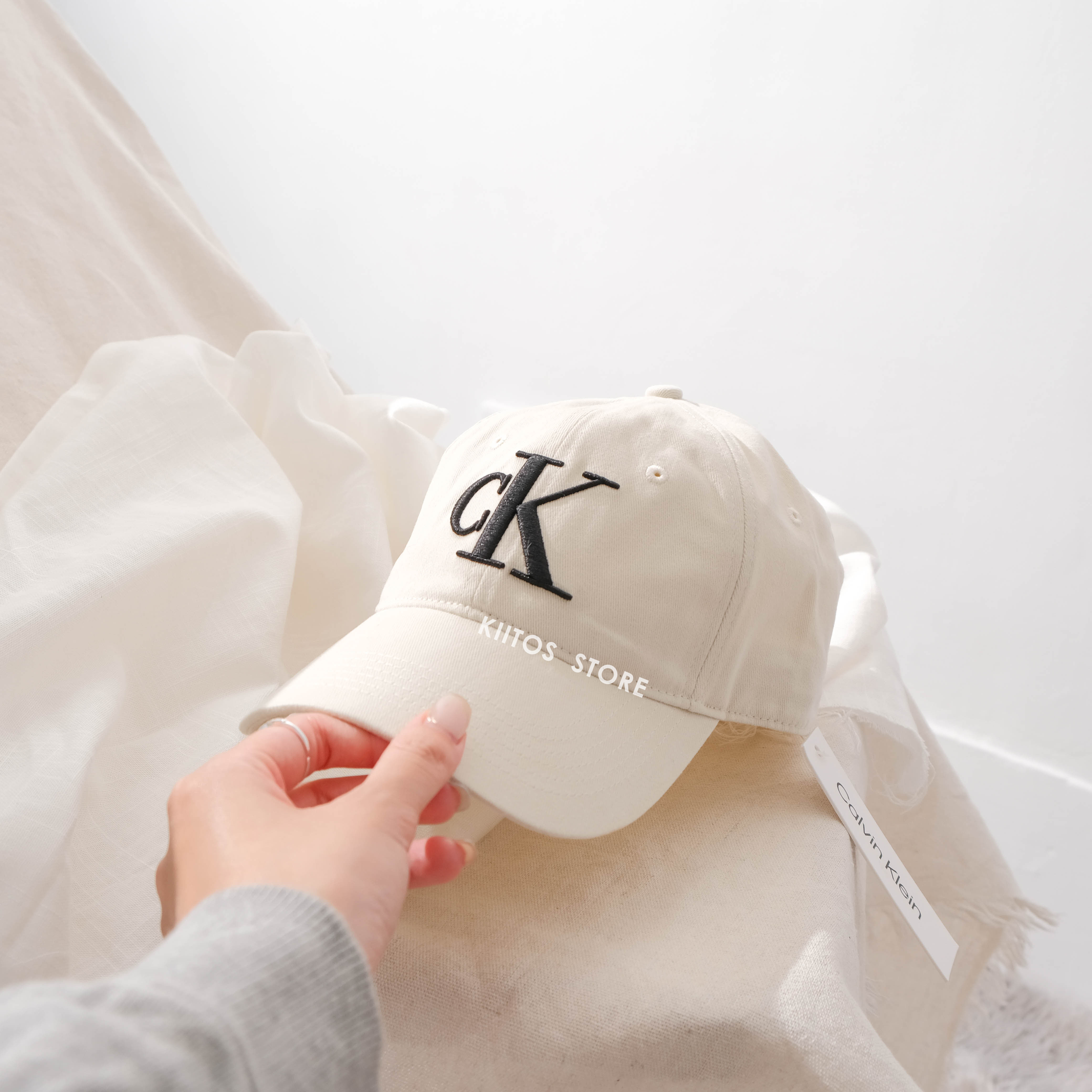 Calvin Klein 大Logo CK 奶油骨白老帽棒球帽