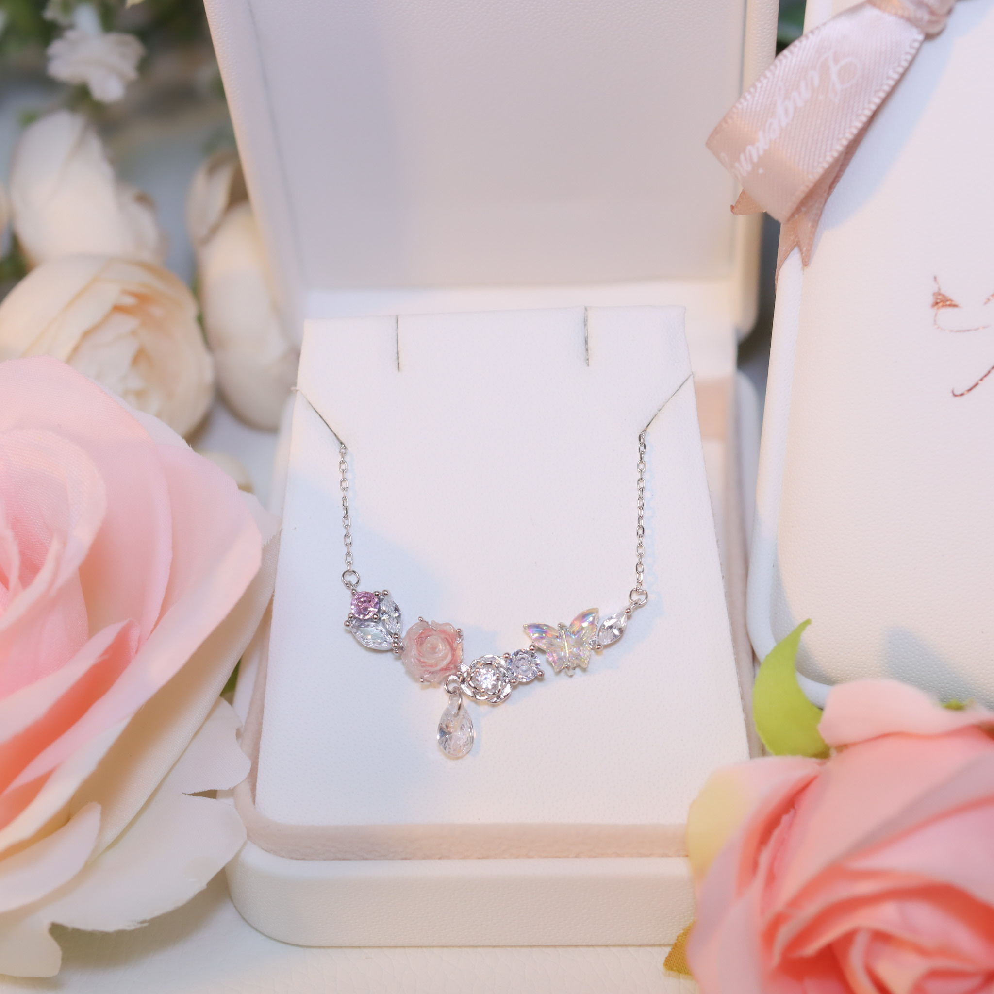 | 925純銀・厚鍍白金 | 玫瑰花園小夢項鍊 | NE1104 |