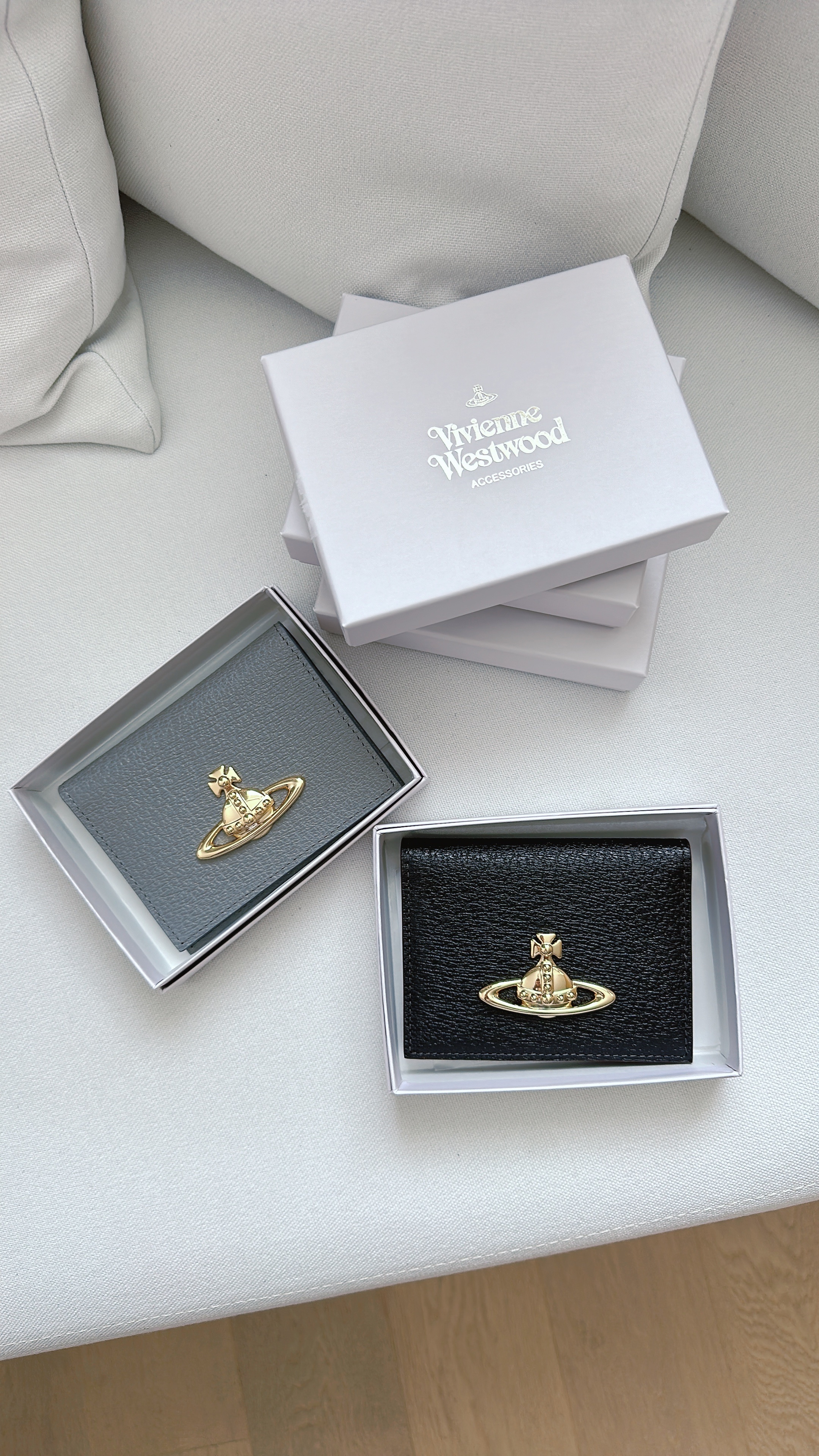 日本限定 Vivienne Westwood 相位卡片套