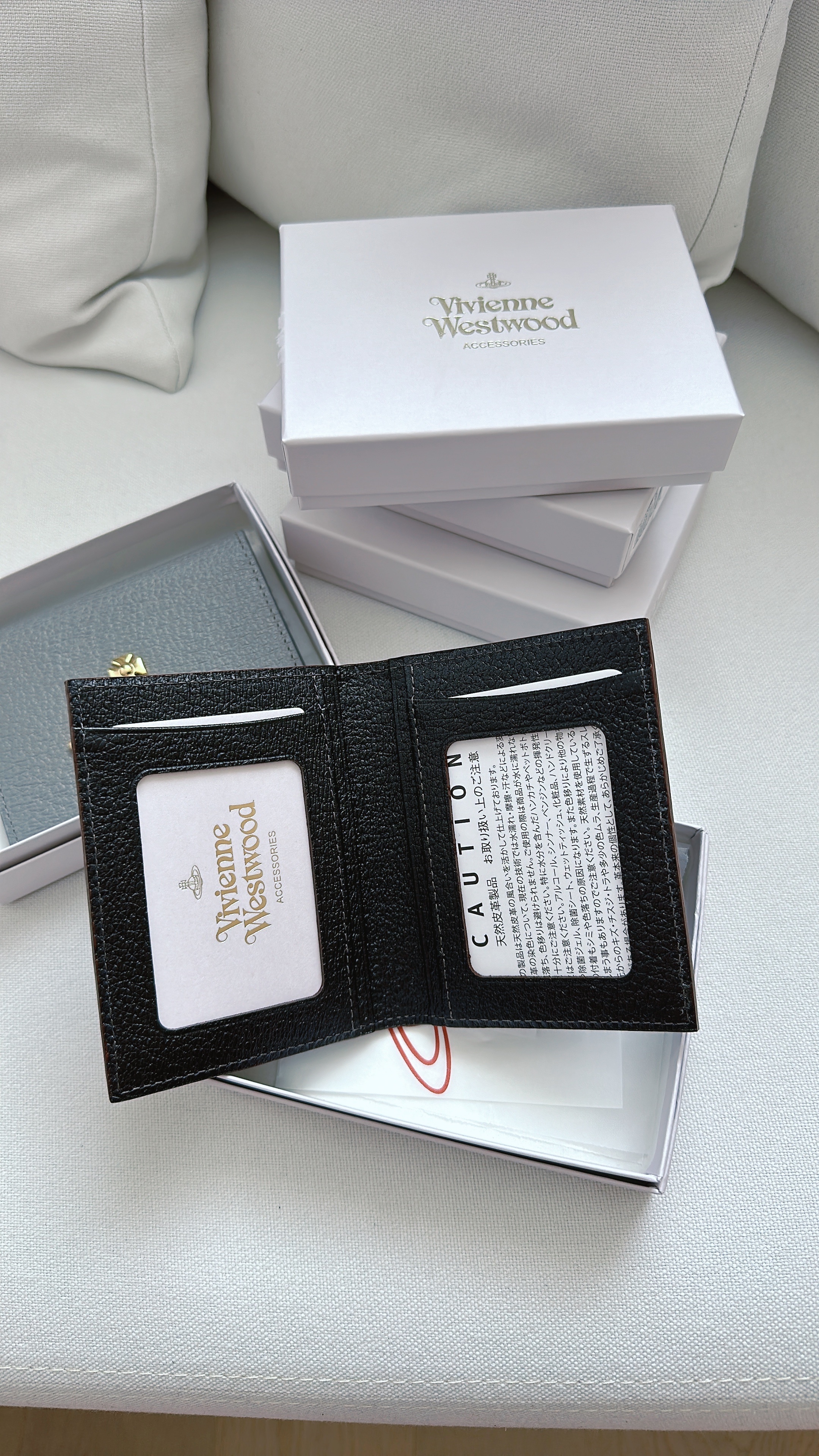 日本限定 Vivienne Westwood 相位卡片套