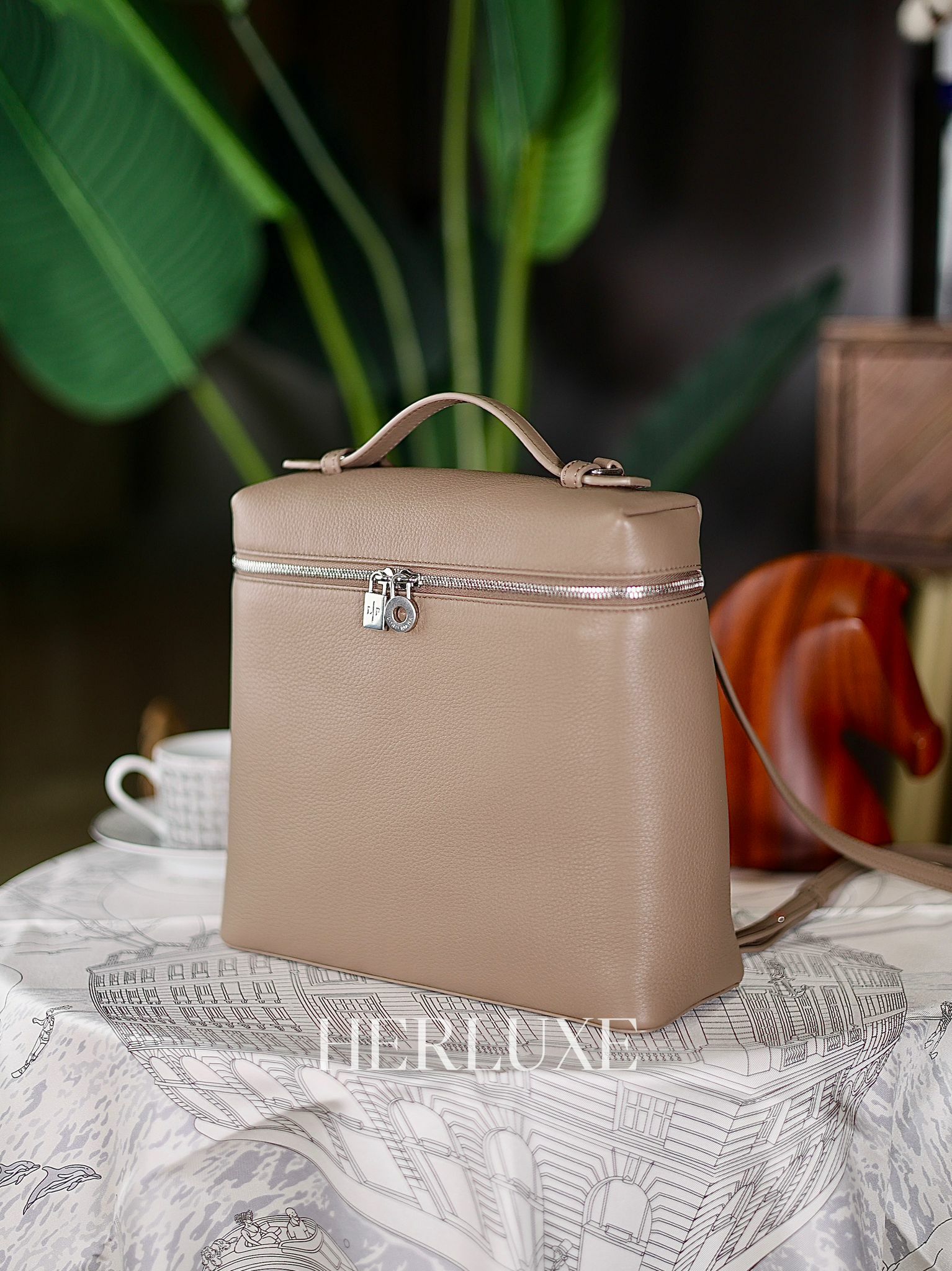 LP Extra pocket backpack 大象灰