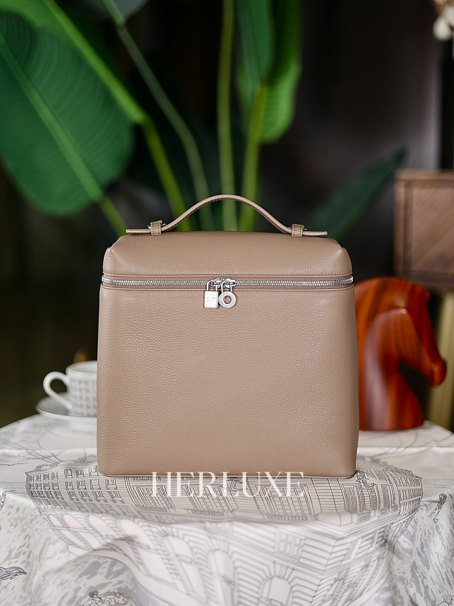 LP Extra pocket backpack 大象灰