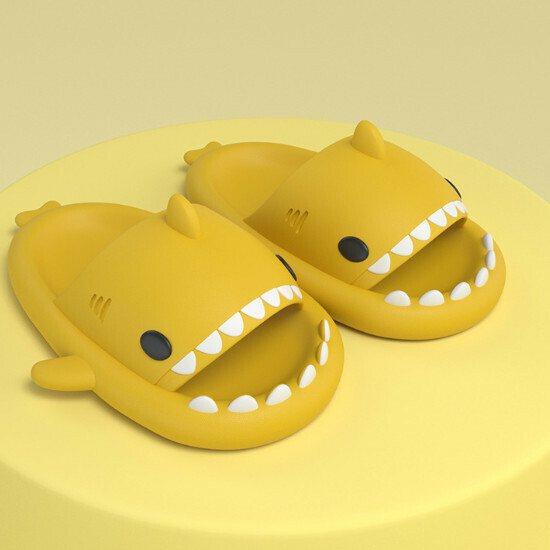 Hot selling shark style EVA sandals [yellow (adult style)] [size 36-45] (please contact customer service to confirm the delivery size after placing the order)