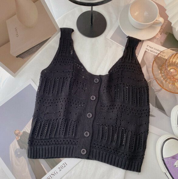 Knitted cut-out sleeveless camisole (black) [one size]