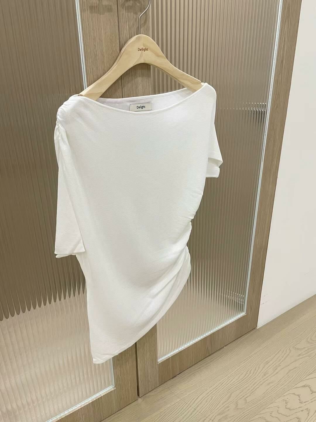 QQ273 不規則露肩上衣