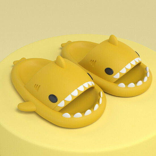 Hot selling shark style EVA sandals [yellow (adult style)] [size 36-45] (please contact customer service to confirm the delivery size after placing the order)