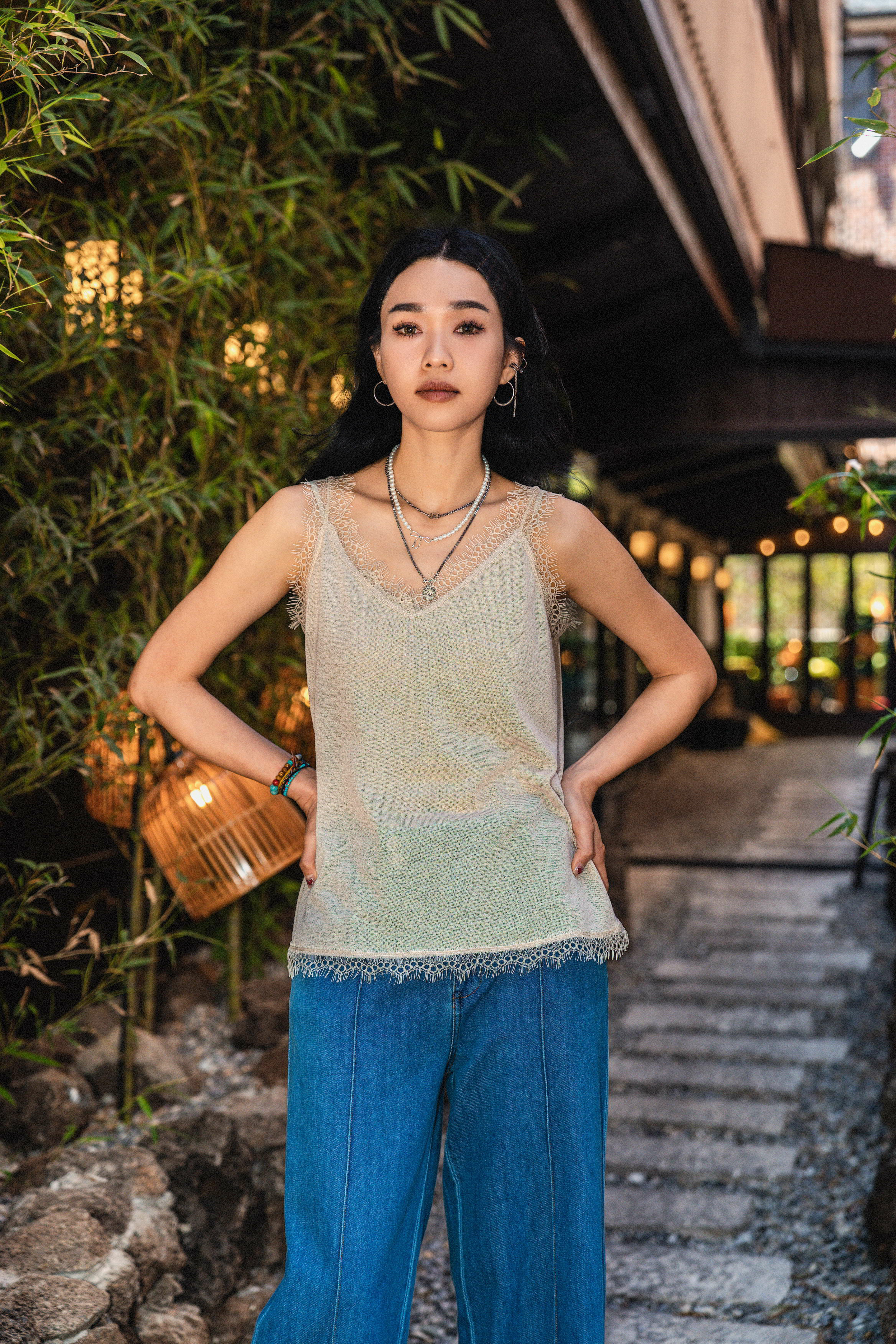 蕾絲邊針織吊帶背心 (現貨款式）