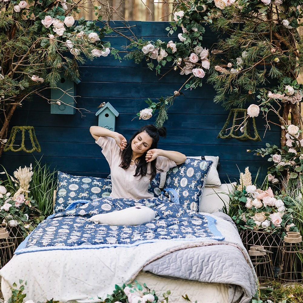 La Millou波蘭 豆豆大枕心｜旋轉小木馬(藍底)｜牛奶星空灰