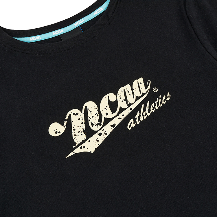 NCAA純棉印花短袖上衣,灰/黑,  下擺抽繩,草寫NCAA呈現休閒感搭配 74221121