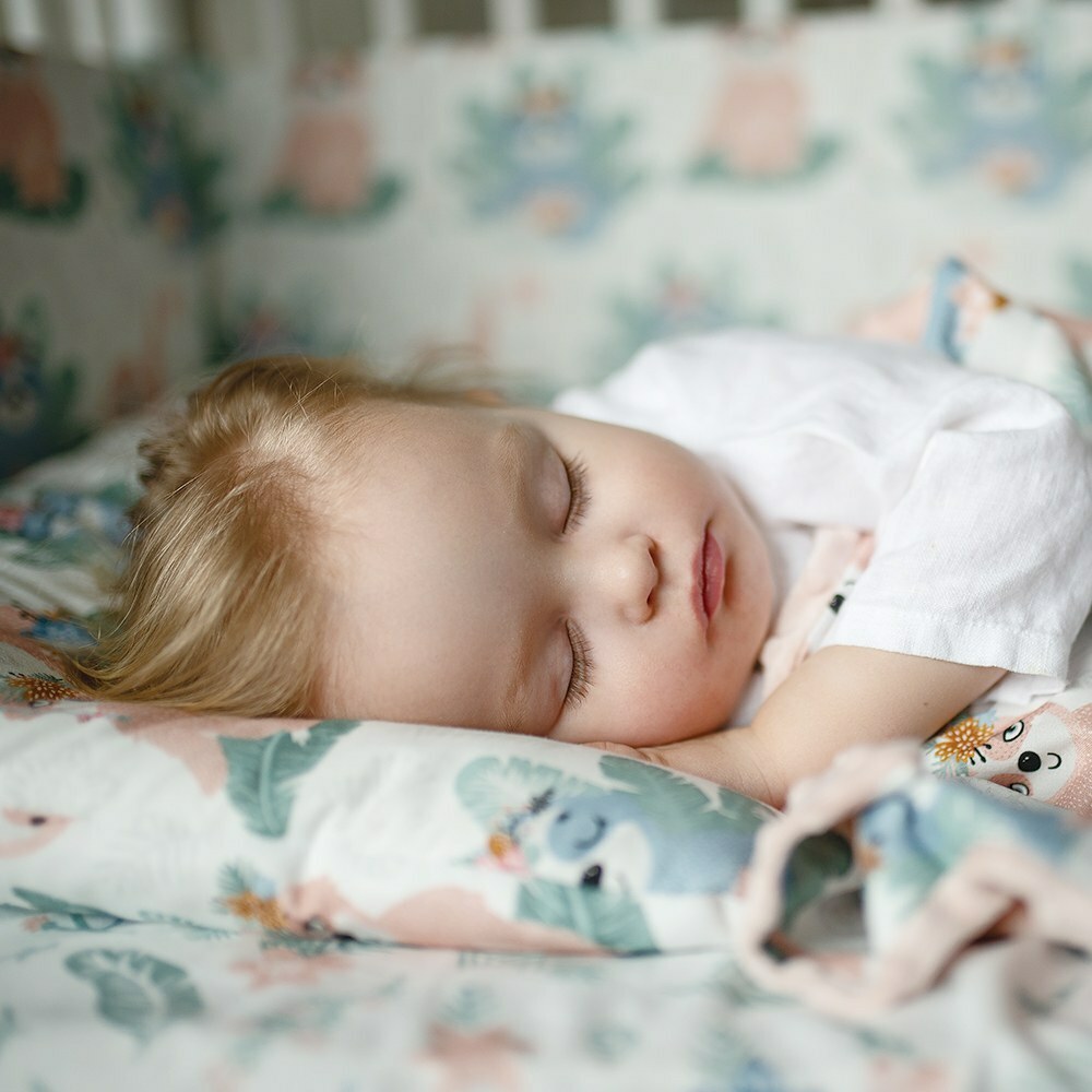 La Millou波蘭 竹纖涼感小童方枕(30x50cm)｜抗菌枕｜旋轉小木馬(粉底)